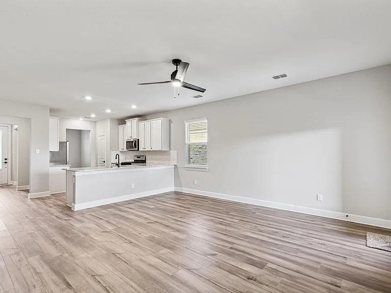 929 Emerson Dr — Photo 9