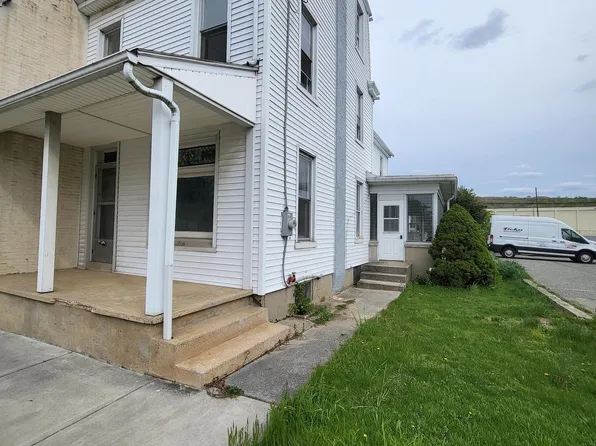 216 E Main St, Fleetwood, PA 19522