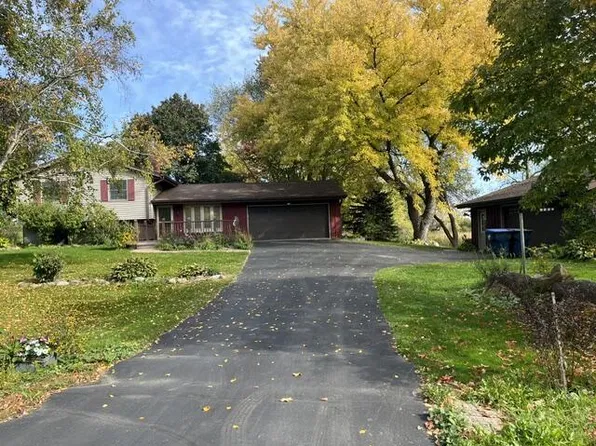W264S3768 Lawrence LANE, Waukesha, WI 53189
