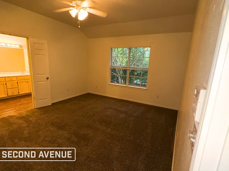 7226 Windwillow Dr — Photo 9