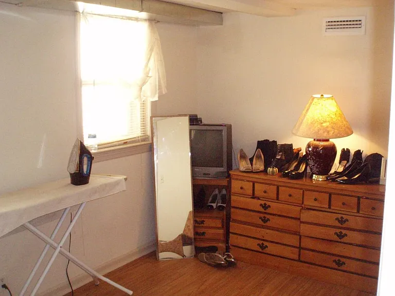 702 Lindley St #HOUSE — Photo 9