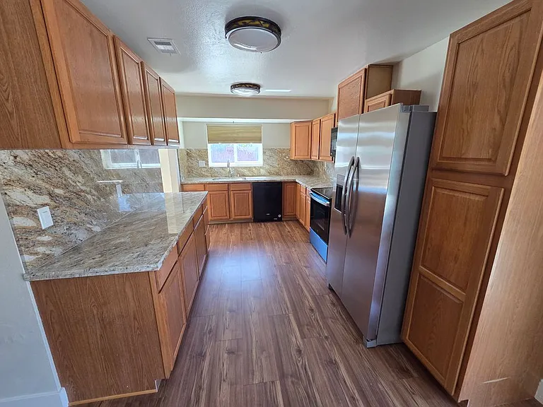 616 Placer Ln — Photo 35