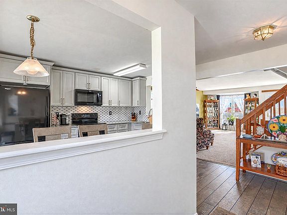 4th image of 8932 Whitetail Ct
