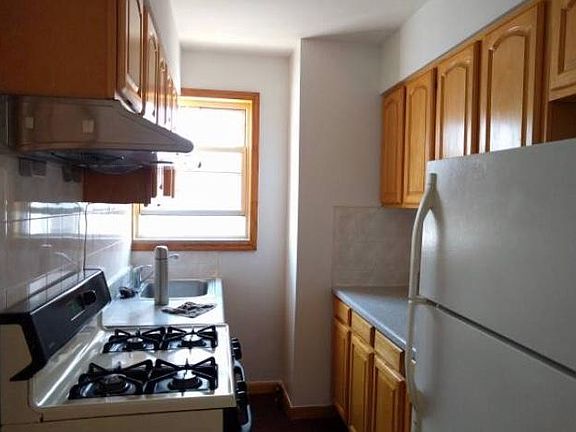 5th image of 1711 Benson Ave APT 2F