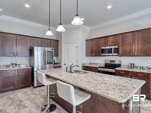 5th image of 992 Dalton Cir