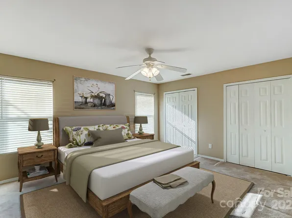 9315 Ames Hollow Rd, Charlotte, NC 28216