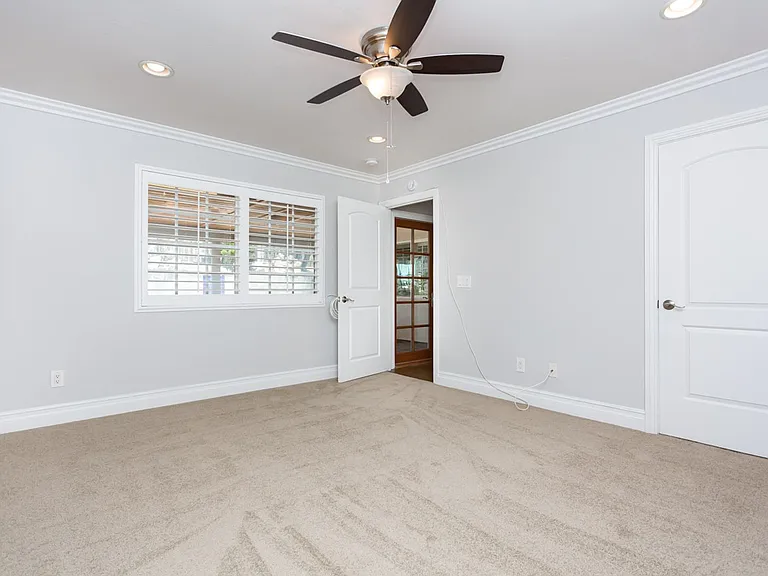 5564 Lone Star Dr — Photo 33