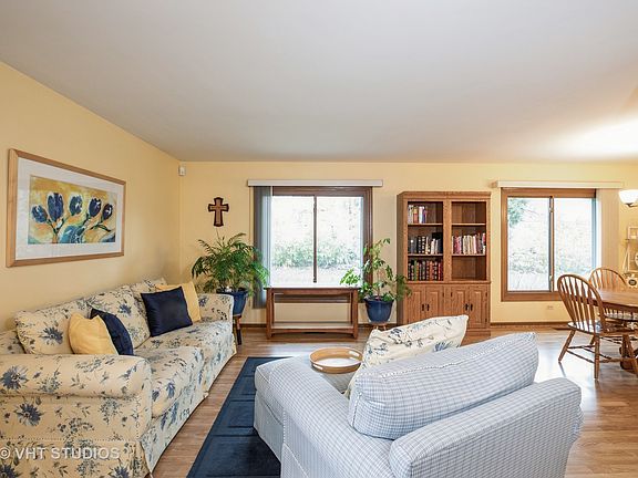 3rd image of 15230 Creekside Dr #K-2