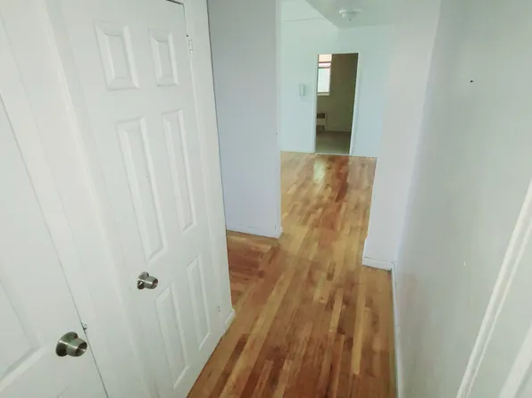 63-11 Queens Boulevard image 2 of 24