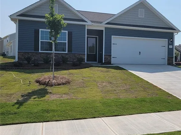 123 Macintosh Dr, King, NC 27021