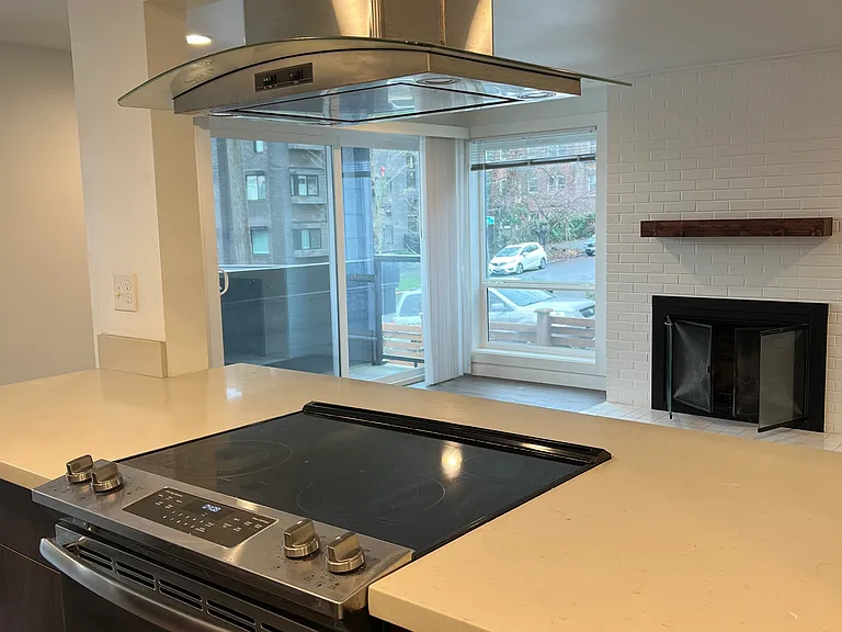 316 13th Ave E #304 — Photo 4