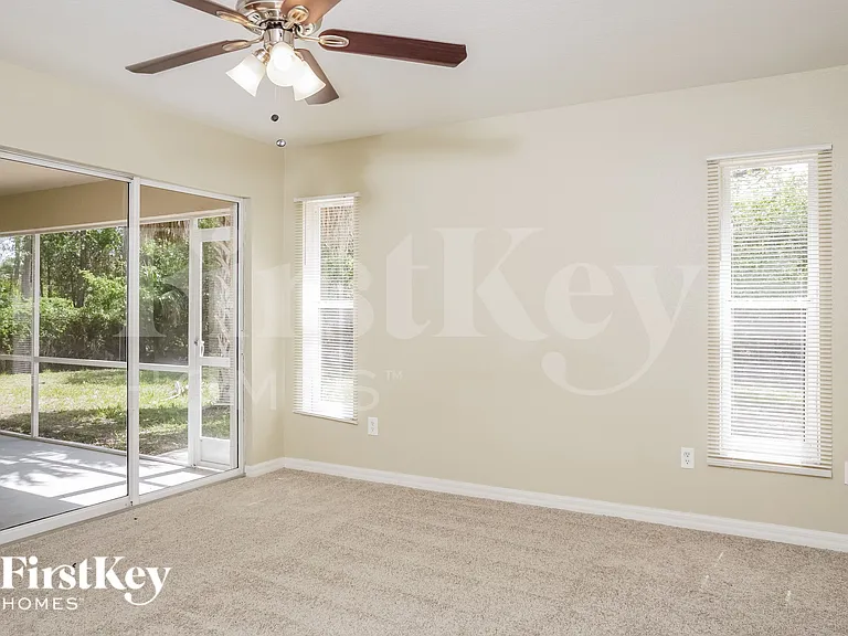 2476 Parrot St — Photo 10