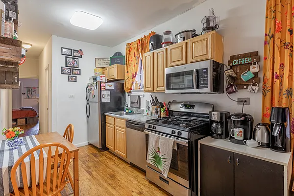 Rented by Bond New York | media 18