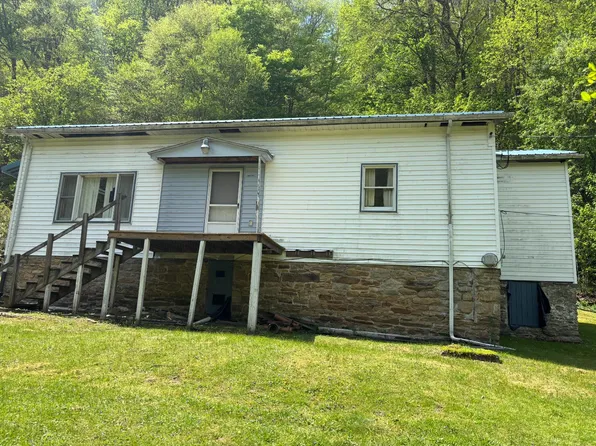 4396 Armstrong Creek Rd, Powellton, WV 25161