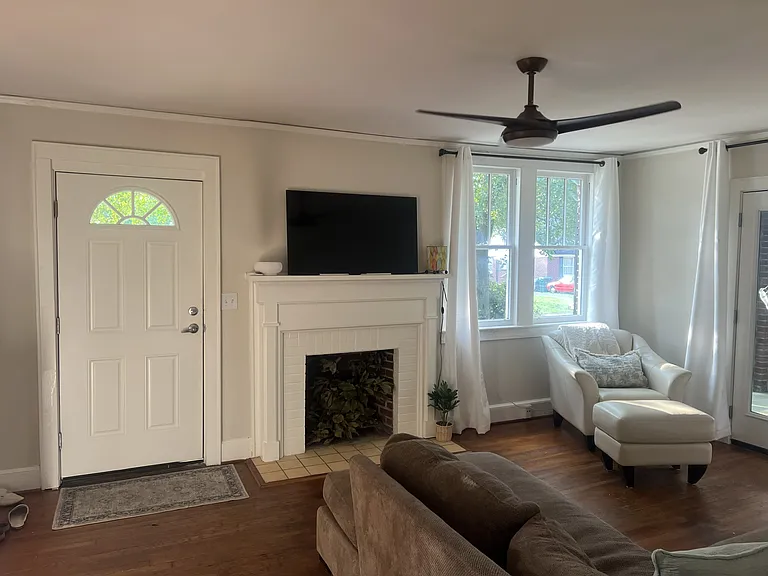 1717 Cherry Laurel Dr — Photo 2