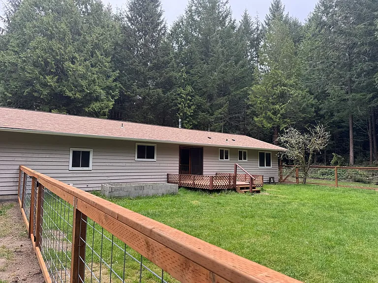 4005 NE Kedros Dr — Photo 21