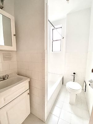 5th image of 603 Isham St APT 1E