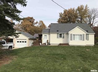 109 N School Ct, East Peoria, IL 61611