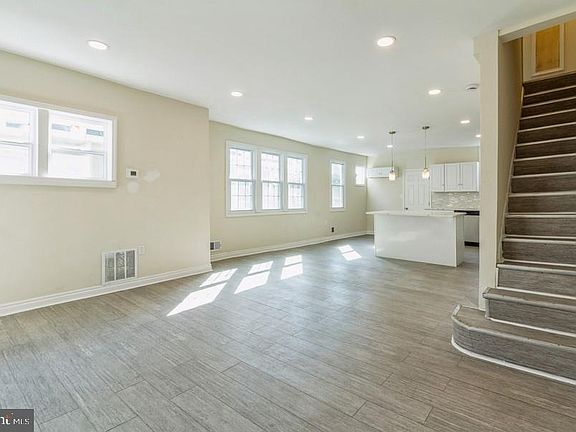 5th image of 117 N Llanwellyn Ave