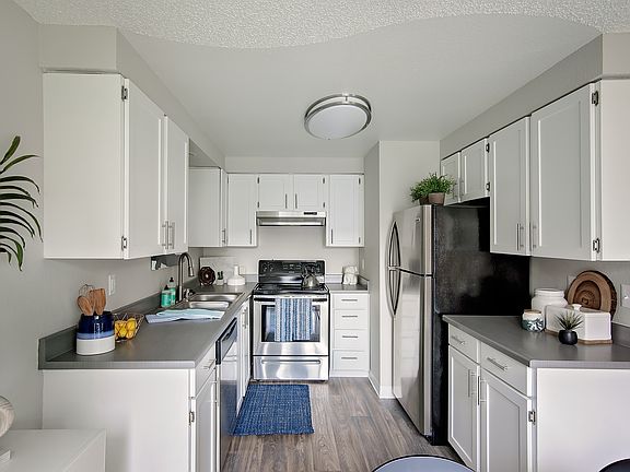 4th image of 604 SE 121st Ave APT 124