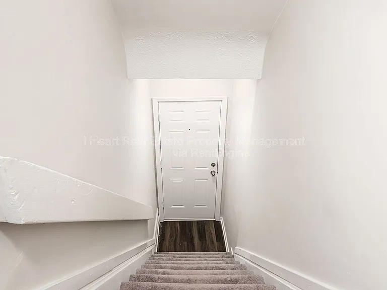 878 1/2 Sullivant Ave — Photo 4