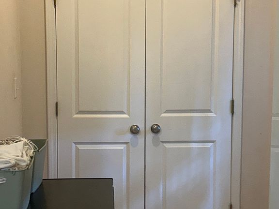 4th image of 191 Derby St