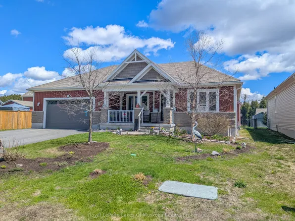 6 Fawnbrook Ct, Bracebridge, ON P1L 0A3