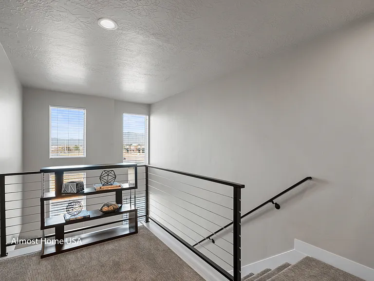 572 W Lewski Ln — Photo 18