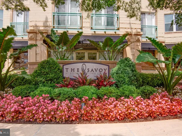 12000 Market St APT 218, Reston, VA 20190