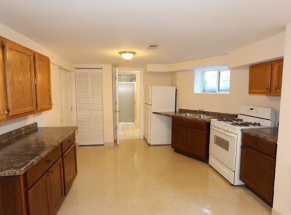 2nd image of 2145 W Chicago Ave #G