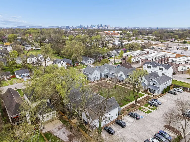 1125 Chester Ave #11 — Photo 35