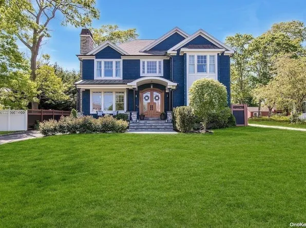 272 Gillette Avenue, Bayport, NY 11705