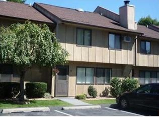 10 Hudson Heights Dr, Poughkeepsie, NY 12601