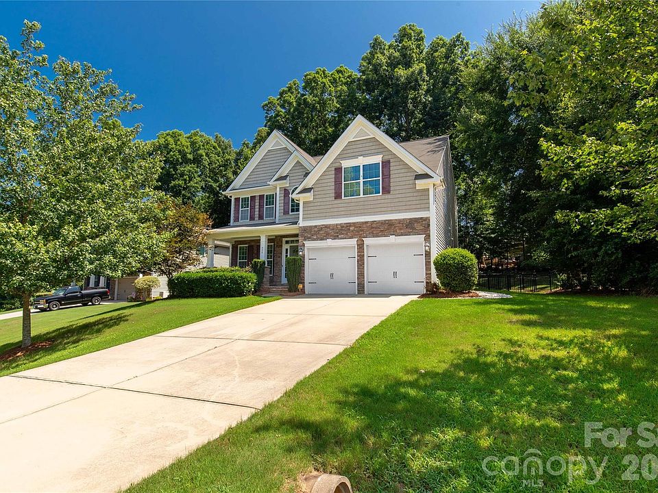 1st image of 924 Autumn Glen Ct