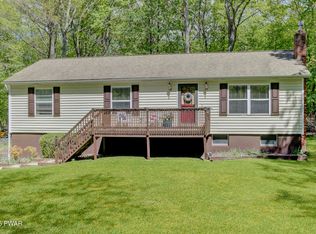 226 Aspen Dr, Milford, PA