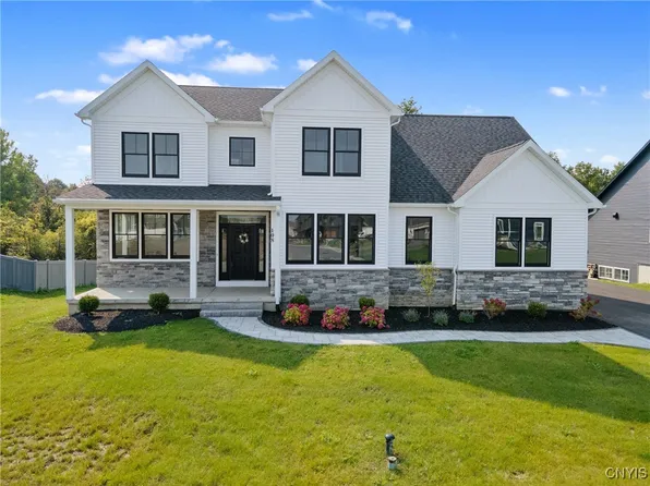 108 Belnapp Dr, Syracuse, NY 13215