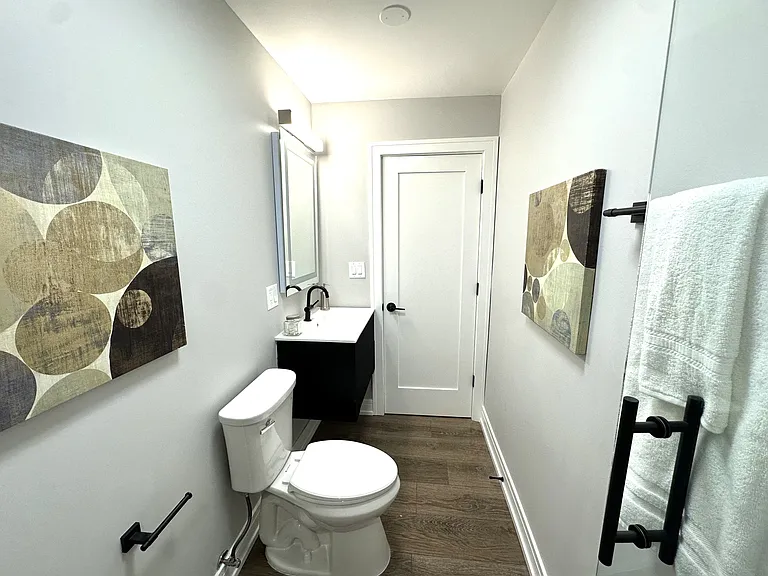 5452 N Paulina St #1R — Photo 9