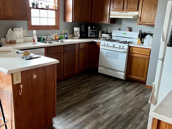 kitchen,. more photos to come!