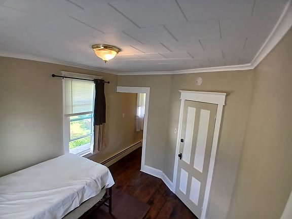 5th image of 128 Baker St