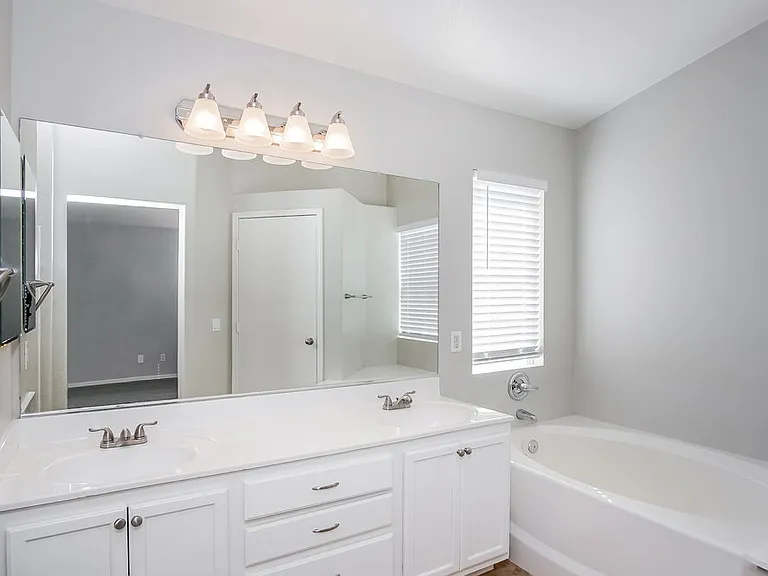 716 Pine Field Ln — Photo 10