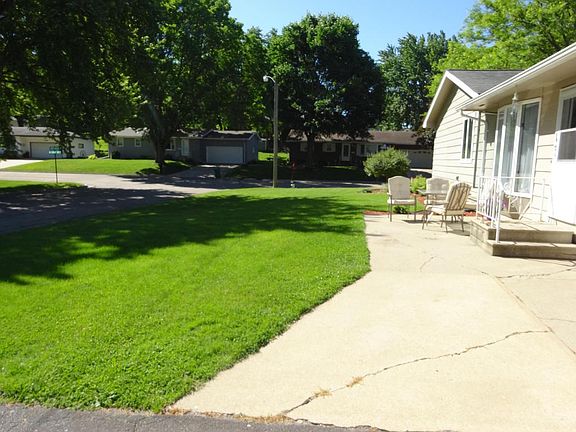 3rd image of 1013 E Richway Dr