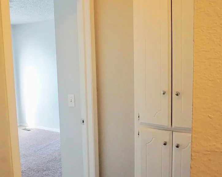 9027 N Rockwell Dr — Photo 24