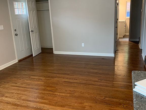 5th image of 3035 W Maryland St
