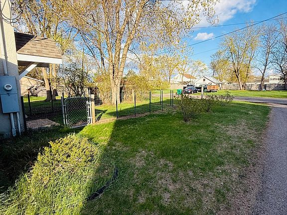 4th image of 8540 1st Ave W