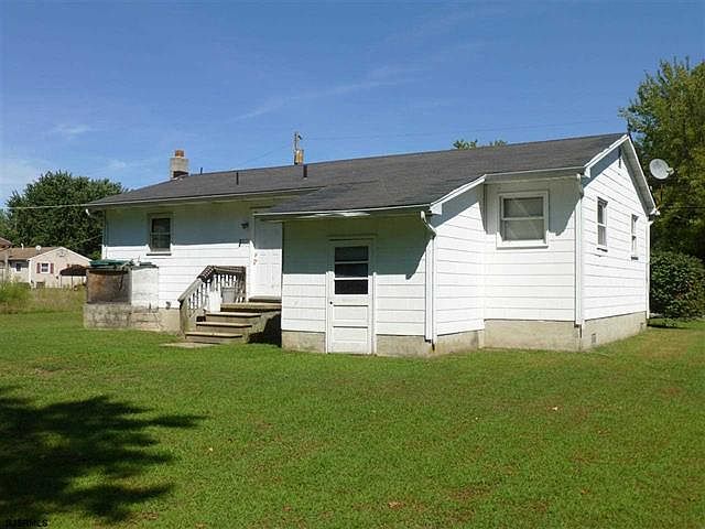 2nd image of 2535 Milbourne Dr