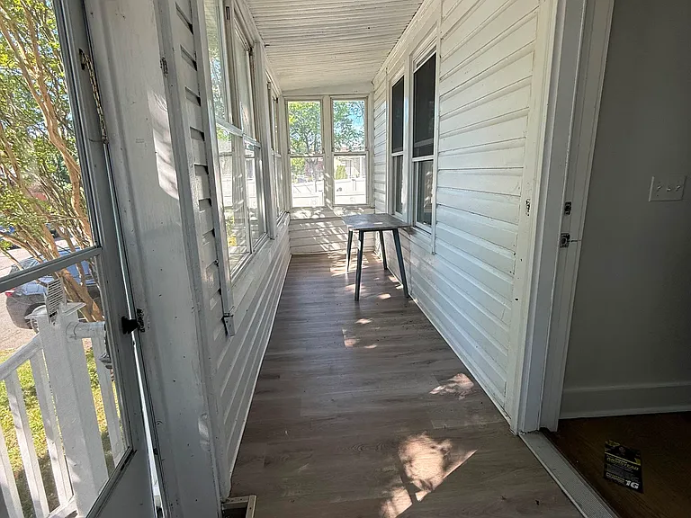 816 Essex Ave — Photo 2