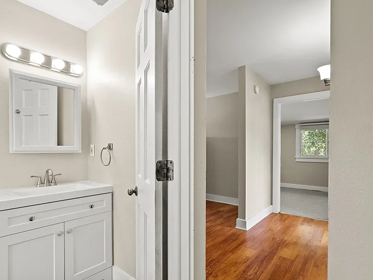 3004 Broadway St #1-3 — Photo 45