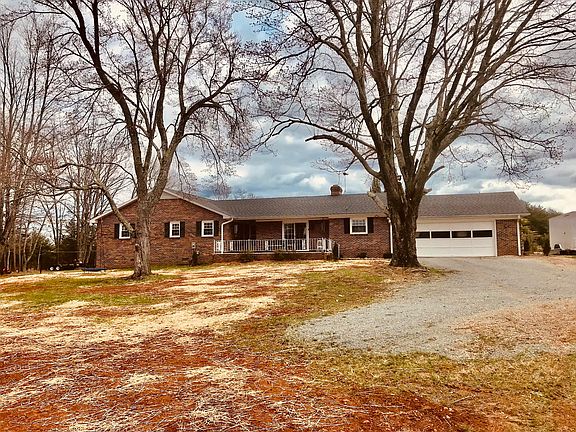 3rd image of 504 Belle Isle Dr