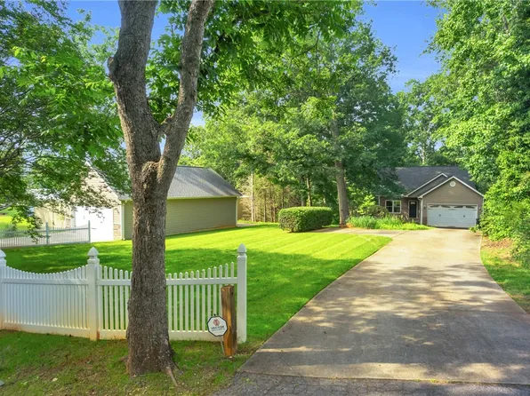 214 New Salem Dr, Anderson, SC 29625