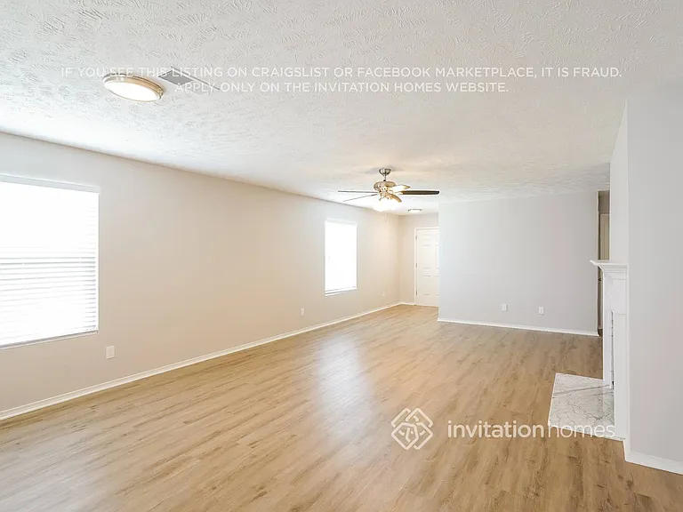 2857 Park Knoll Dr — Photo 2